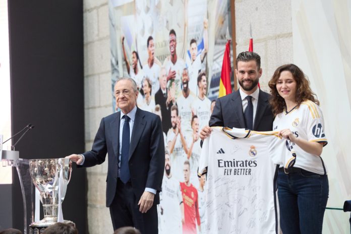 Ayuso recibe al Real Madrid por su título de campeón de la Liga de fútbol 2023-2024