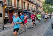 Más de 6.200 se echan a correr en Zaragoza empujados por el cierzo y a ritmo de ABBA