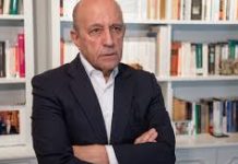 José Antonio Zarzalejos: «Sánchez es el cisne negro de la democracia española»