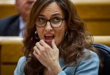 Mónica García se parapeta en los pacientes para eludir sus responsabilidades con los médicos