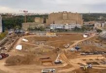 Visita exprés de la RFEF de Louzán a Zaragoza por el Mundial 2030