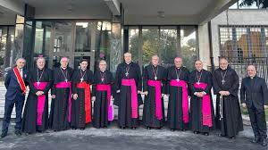 Los obispos españoles, «muy contentos» tras su encuentro con León XIV, que podría visitar España «relativamente pronto»