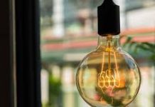 Precio de la luz hoy, 12 de diciembre de 2025: por qué las horas baratas se acortan