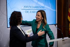 Acuerdo in extremis entre Natalia Chueca y Vox en Zaragoza: estos son los cambios y las claves del pacto