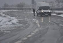 La borrasca Oriana pone en alerta a Aragón por nieve y vientos huracanados y corta parte de la vía del Canfranero