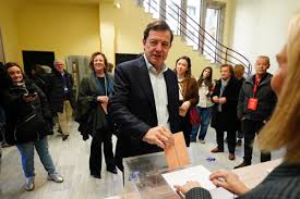 La victoria holgada del PP en Castilla y León facilita el desenlace de los pactos con Vox