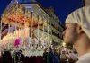 El significado del color de las flores en los pasos de Semana Santa