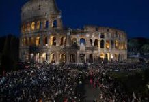 Guerra, abusos y olvidados: los temas del Via Crucis del Coliseo que preside por primera vez León XIV, en directo