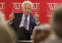 Felipe González exige «elecciones ya» a Sánchez y le acusa de ejercer un «liderazgo mercenario»