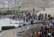 El Gobierno moviliza al Ejército para hacer frente a la avalancha migratoria en Ceuta