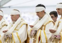 Los lefebvrianos consuman su pulso a Roma con la consagración de cuatro obispos y se asoman al precipicio del cisma