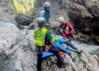 Rescatados nueve senderistas y tres barranquistas en el Pirineo aragonés
