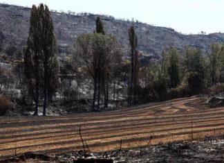 El incendio de las Cinco Villas afecta ya a 15.400 hectáreas, sigue «fuera de capacidad de extinción» y se está muy pendiente del cambio del viento