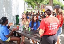 Así es el programa que busca prevenir conflictos en las piscinas de Zaragoza