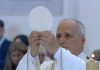 El Papa, a los jóvenes, desde Asís: «Europa, y el mundo, busca en vosotros a los nuevos santos»