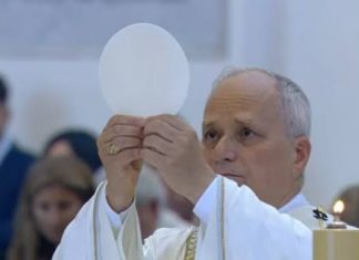 El Papa, a los jóvenes, desde Asís: «Europa, y el mundo, busca en vosotros a los nuevos santos»