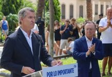 Feijóo acusa al Gobierno de conocer la crisis migratoria y no hacer «nada» para impedirlo