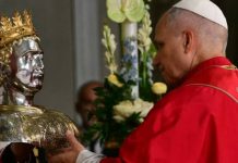 «No tengáis miedo de las decisiones exigentes»: el contundente mensaje de León XIV sobre el matrimonio, la vocación y la familia