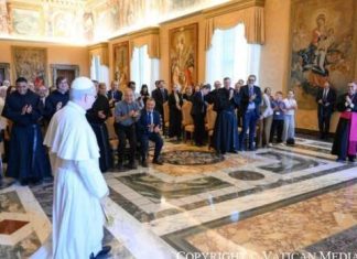 De León XIV a León XIV: el Papa recibe al centro de estudios que lleva su nombre