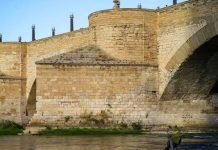 Las casas ocultas del Puente de Piedra de Zaragoza: dos de sus espolones fueron viviendas