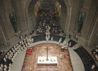 Así fue la solemne y emocionante bendición del nuevo abad del Valle de los Caídos