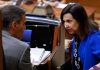 Parte del PSOE pide la salida de Robles mientras Sánchez descarta relevarla