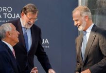 El aplauso preventivo al Rey desnuda la soledad de Pedro Sánchez