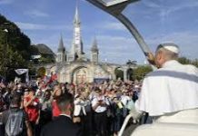 La masonería, descolocada por el éxito de la visita del Papa a Francia, teme «el resurgir de la fe»