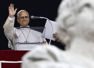 El Papa pide el fin de los ataques en Yemen y reza por las víctimas en una iglesia ortodoxa en Jordania